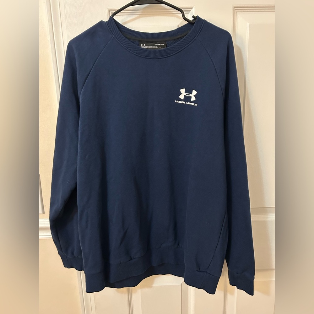 Men’s under Armour XL navy blue crewneck sweater